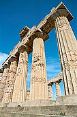 Selinunte the temple hill - A close-up of the Doric columns of temple E, 10 m high and with a diameter of more than 2 meters. 